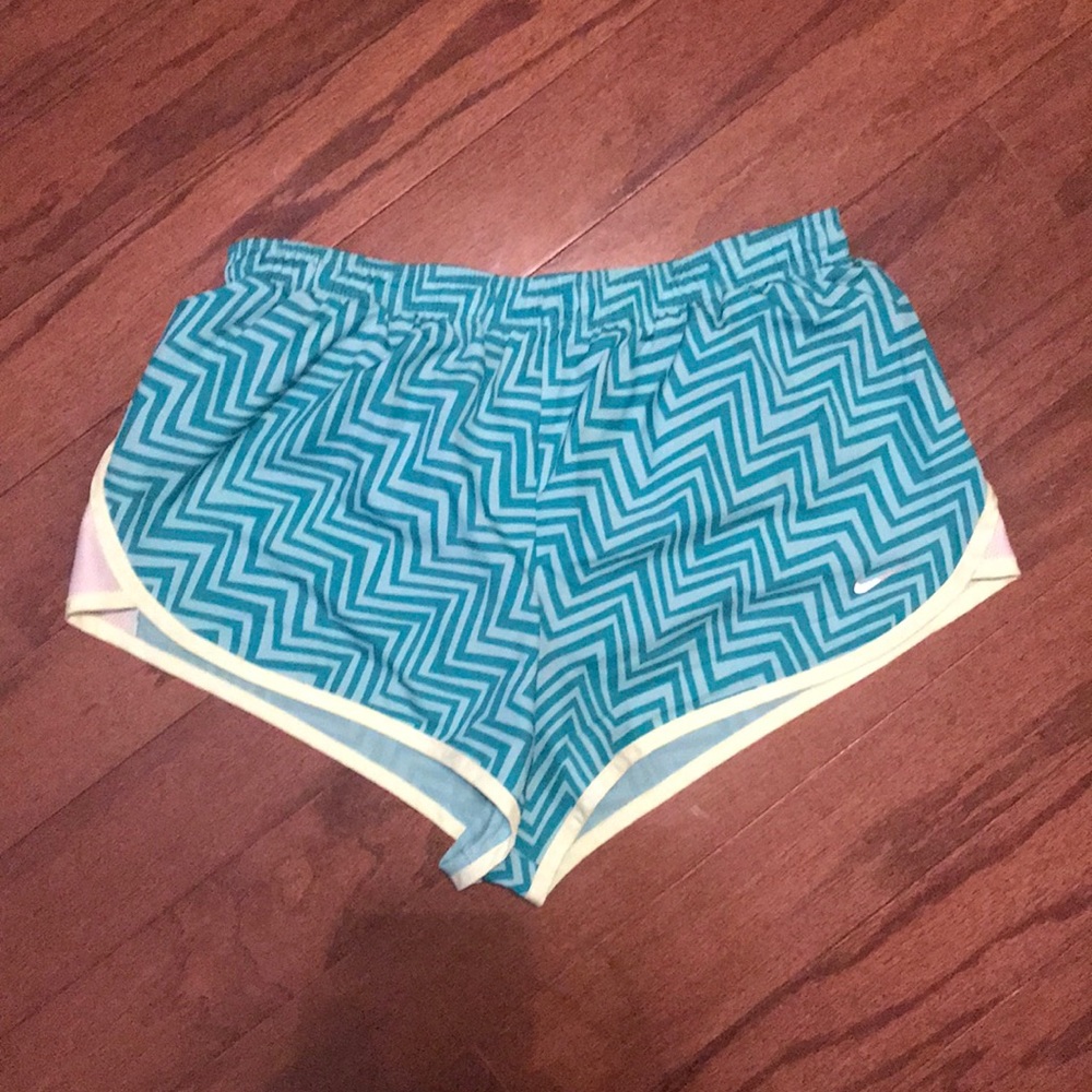 Small Green chevron nike shorts